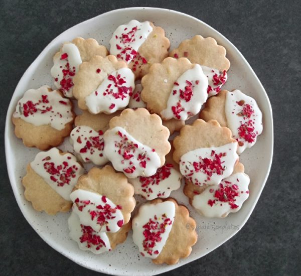 ROSE &#038; CARDAMOM SHORTBREAD COOKIES