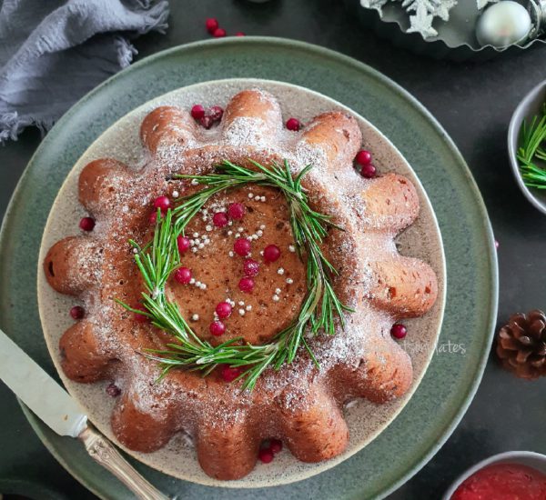CHRISTMAS RUM CAKE